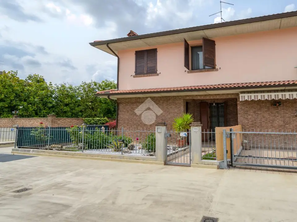 Villa a schiera in vendita a Savignano Sul Panaro