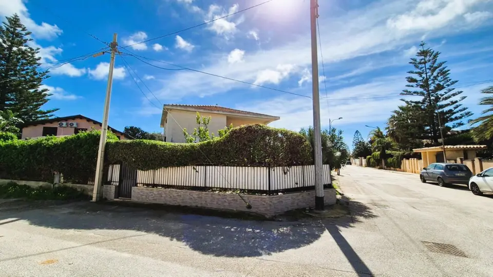 Villa in Via delle Rose  9, Porto Empedocle (AG)