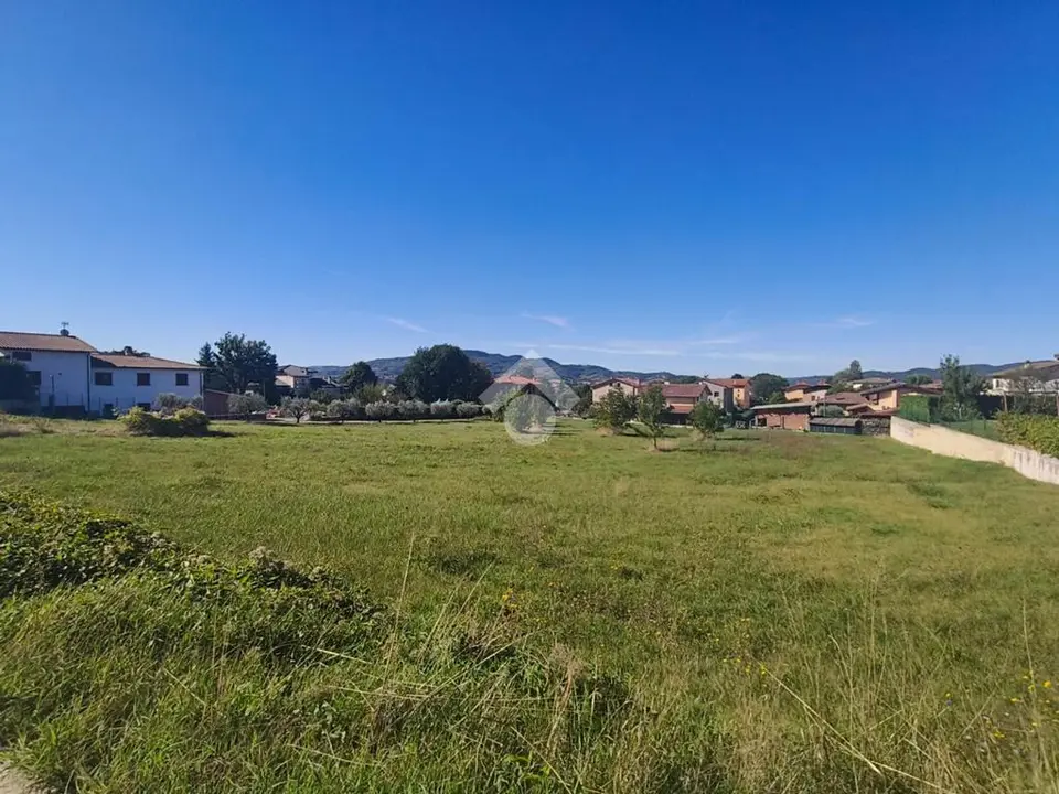 Ter. residenziale in vendita a Fossato Di Vico