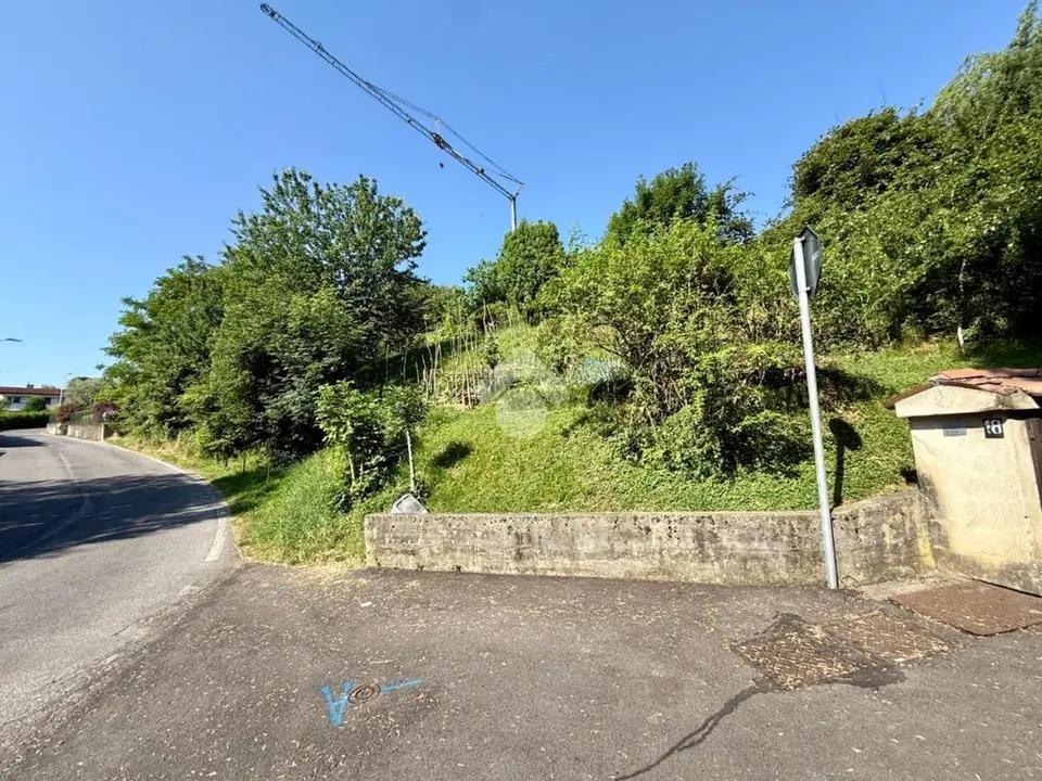 Ter. residenziale in vendita a Alzano Lombardo
