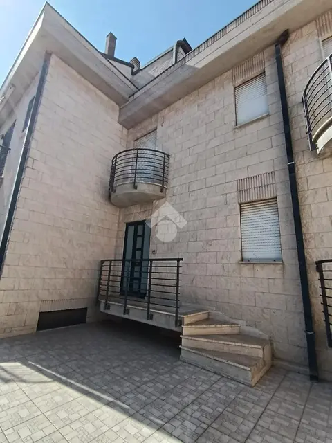 Casa indipendente in vendita a Cassano Delle Murge