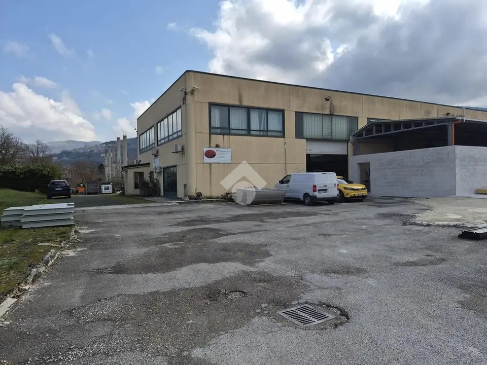 Multilocale in vendita a Fossato Di Vico
