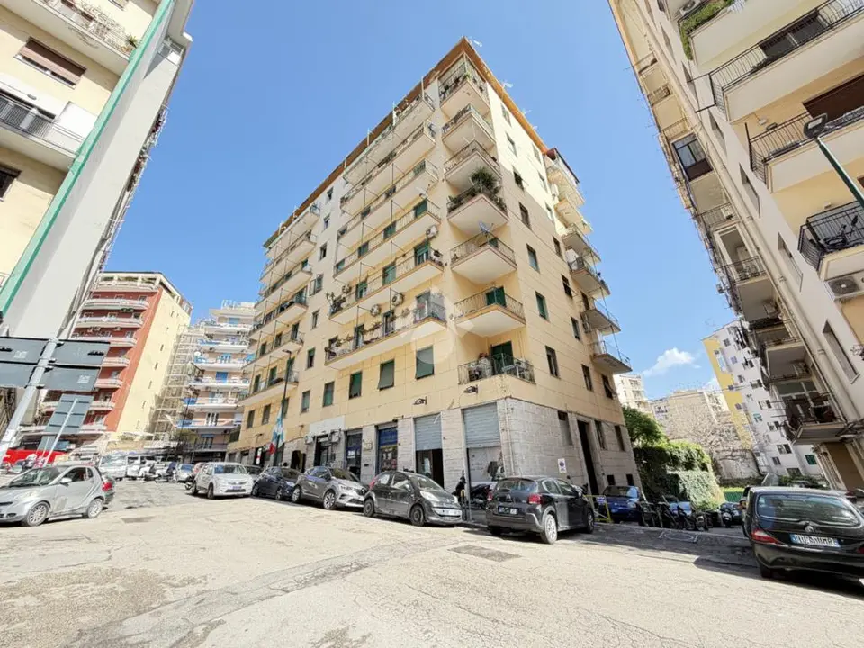 Quadrilocale in vendita a Napoli