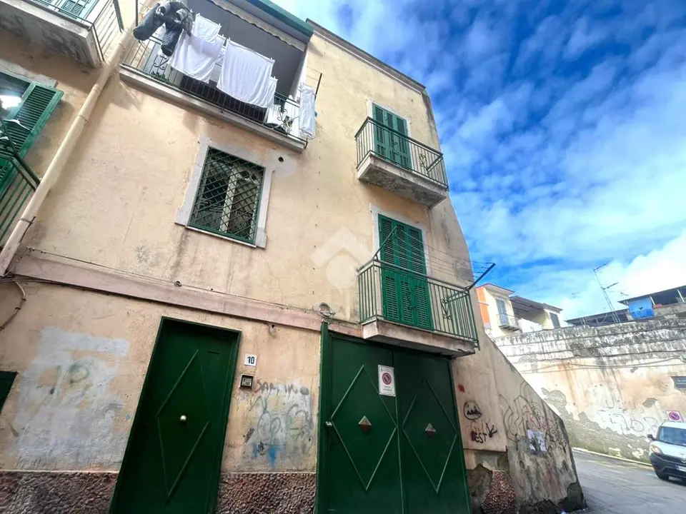 Trilocale in vendita a Torre Del Greco