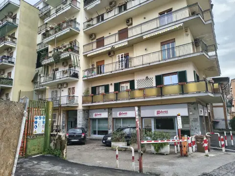 Cantina in VIALE COLLI AMINEI 16E, Napoli (NA)