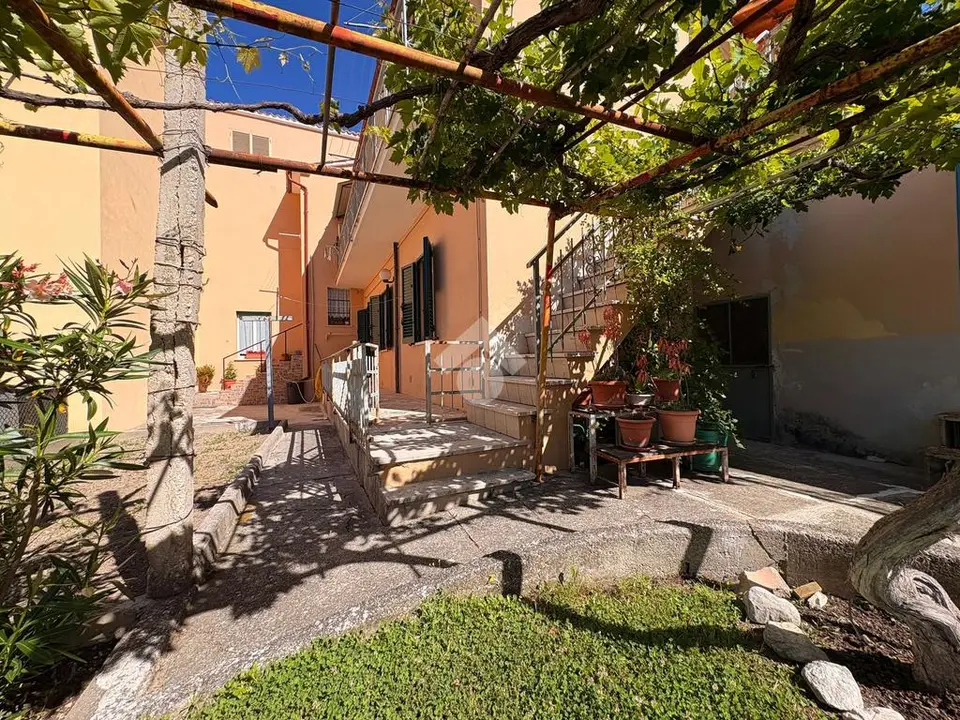 6 locali in vendita a Sigillo