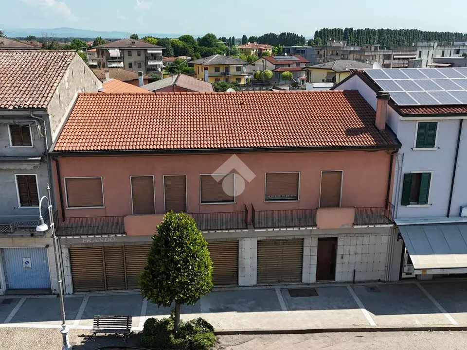 Multilocale in vendita a Isola Rizza