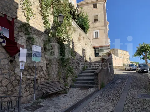 Appartamento in Via San Francesco  10, Amantea (CS)