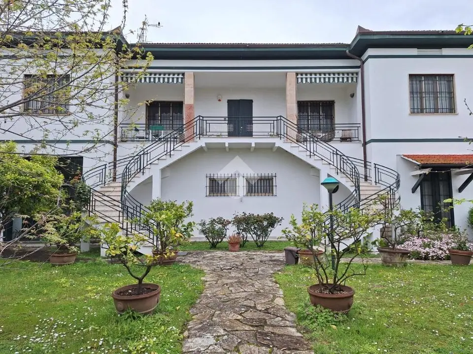 5-Zimmer-Villa zum Kauf in Vecchiano
