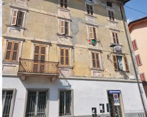 Negozio in Piazza Vistallo Zignoni 33, San Giovanni Bianco (BG)
