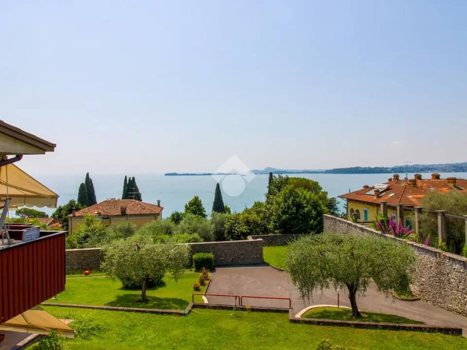 Trilocale in affitto a Gardone Riviera
