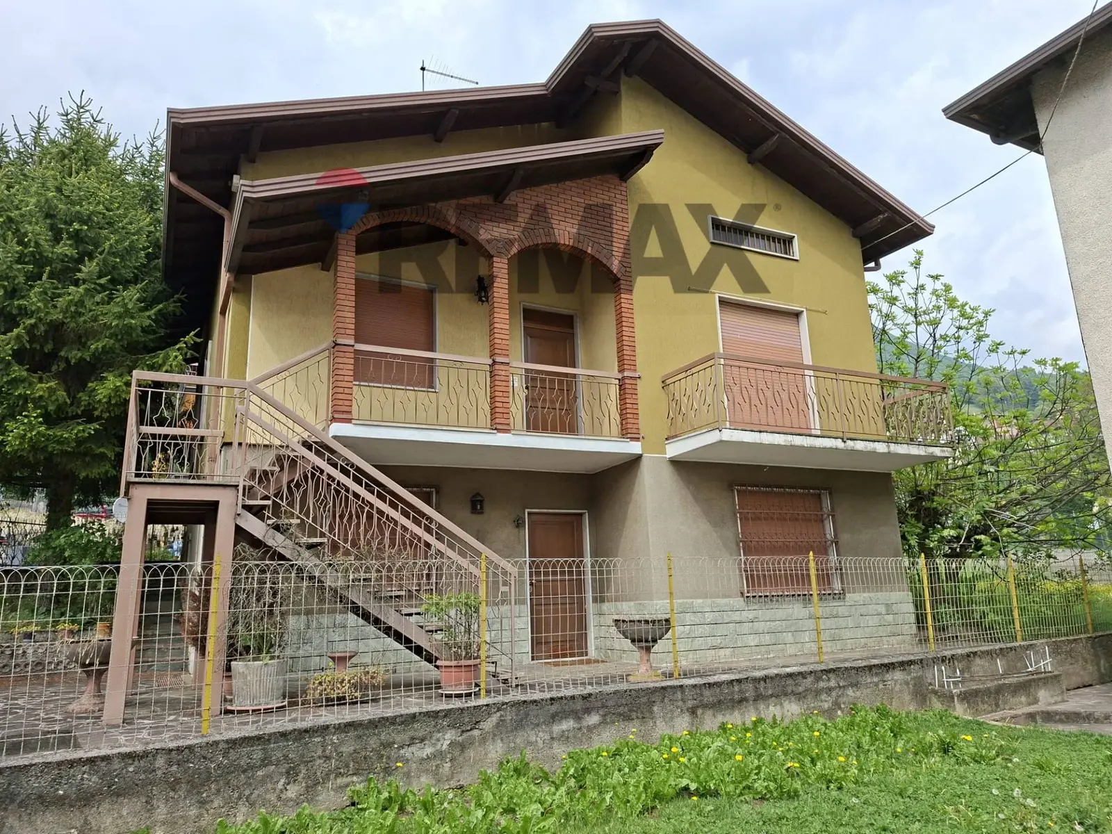 Casa Indipendente in Vendita a Endine Gaiano