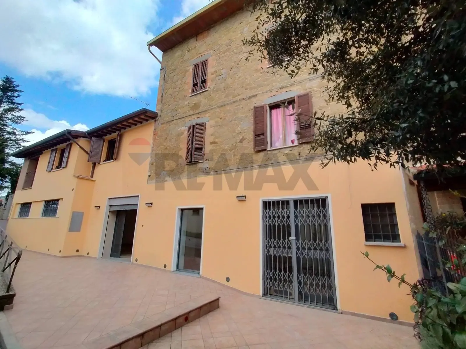 Locale Commerciale in Affitto a Perugia
