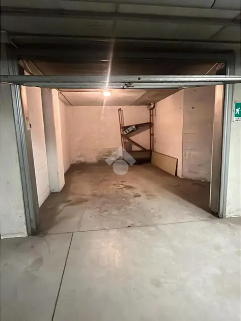 Box / posti auto in vendita a Torino
