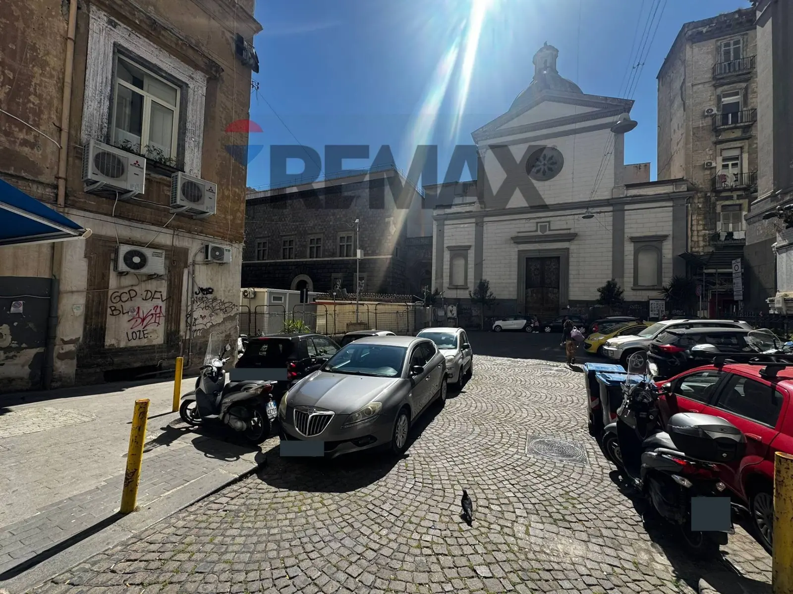 Locale Commerciale in Affitto a Napoli
