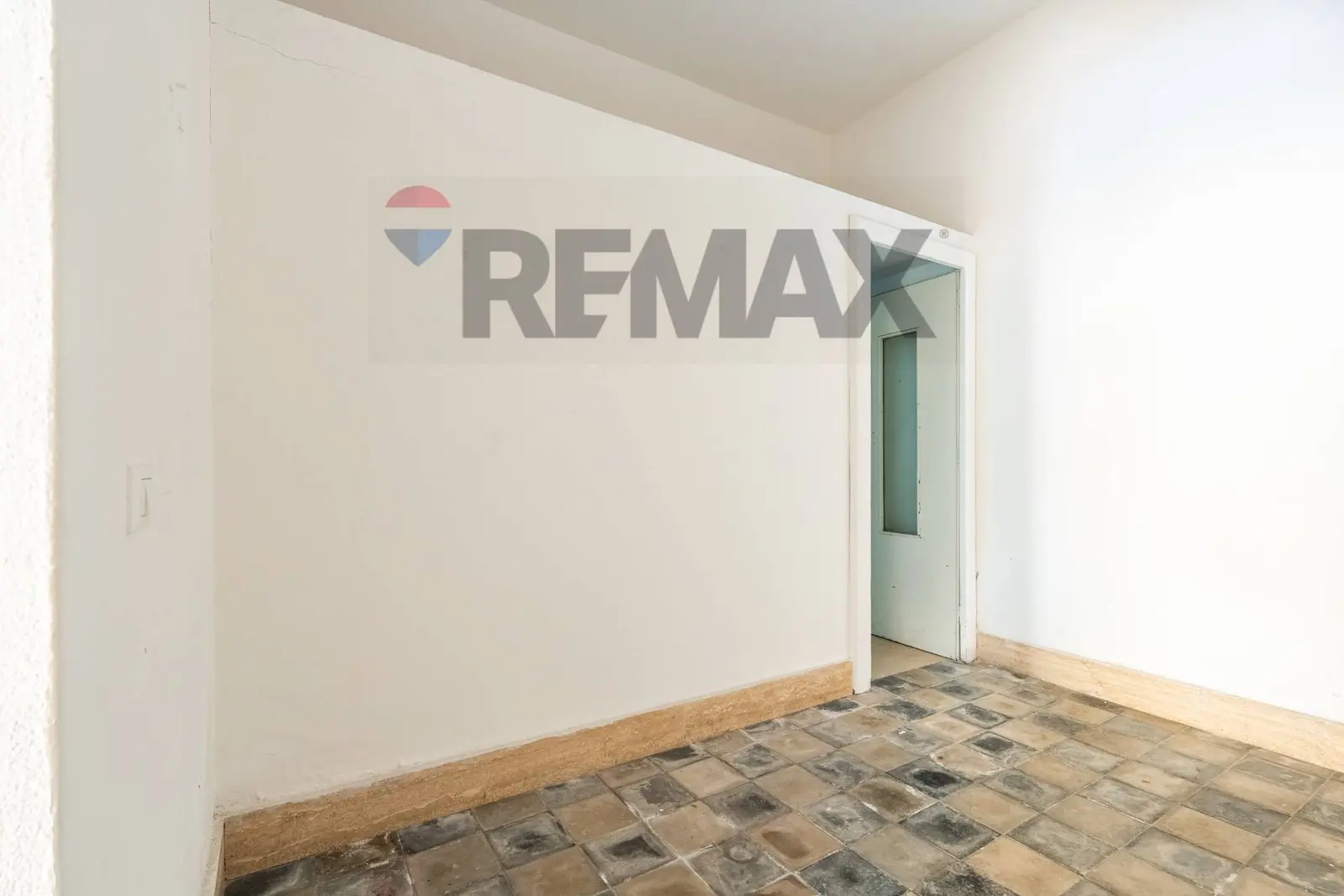 Locale Commerciale in Affitto a Cagliari
