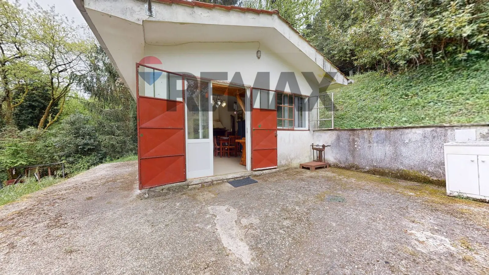 Magazzino in Vendita a Borgo a Mozzano