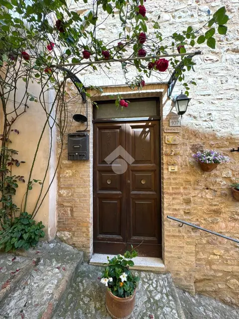 Casa semindipendente in vendita a Spello