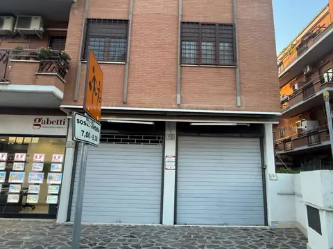 Negozio in Via Gasperina, Roma (RM)