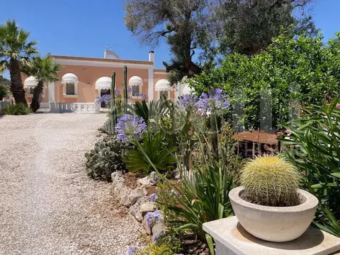 Villa in c.da Ospedale 1, San Vito dei Normanni (BR) 160 m², 4 locali, 2 bagni
