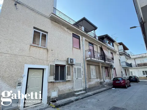 Appartamento in Via Zara 23, Gioiosa Marea (ME)