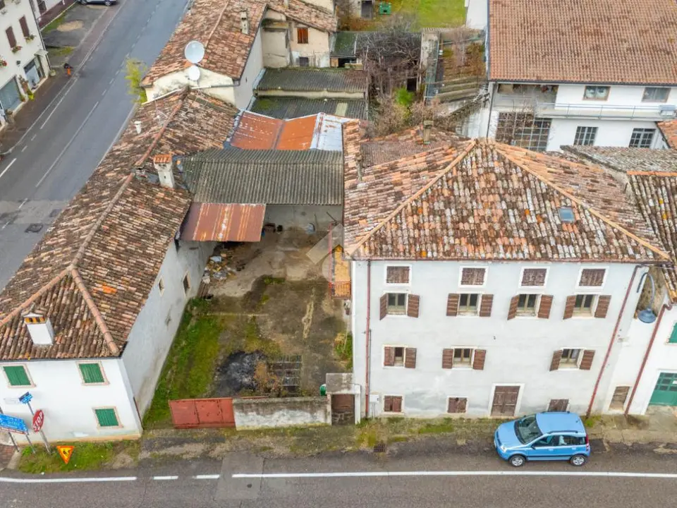 Casa di corte in vendita a Badia Calavena