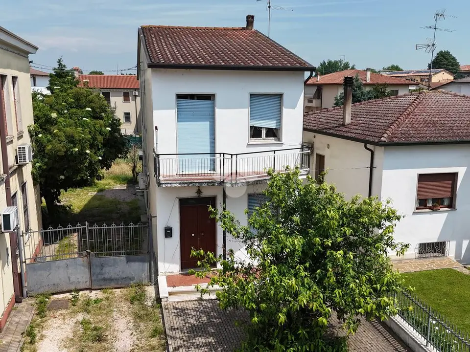 Casa semindipendente in vendita a Ronco All'Adige