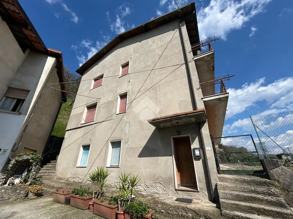 Casa indipendente in vendita a Villa D'Almè