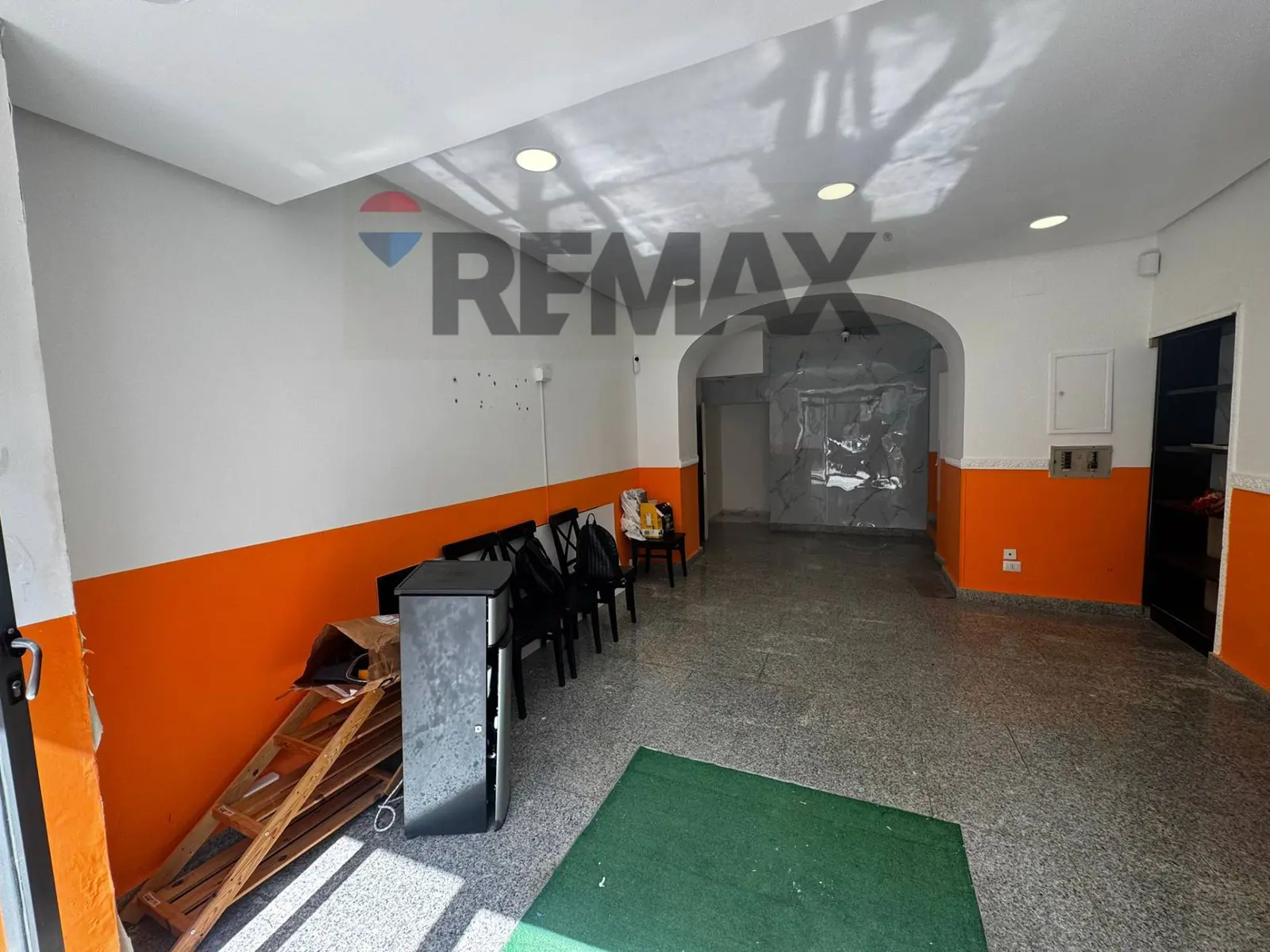 Locale Commerciale in Affitto a Napoli