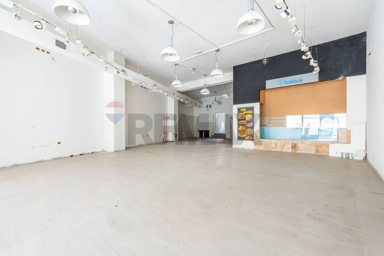 Locale Commerciale in Affitto a Cagliari