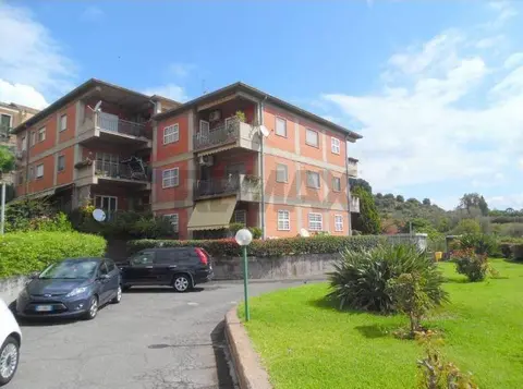 Appartamento in Vendita a Aci Castello