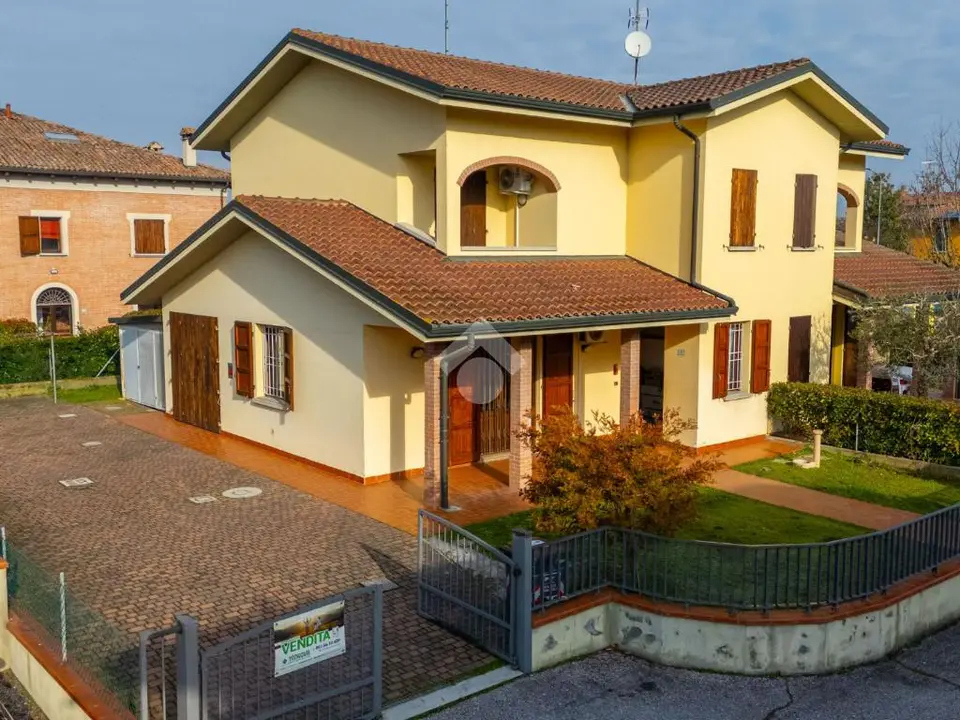 Porzione di bifamiliare in vendita a Baricella