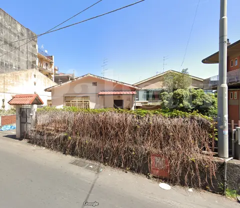 Villa in via Etna 132, San Giovanni la Punta (CT)