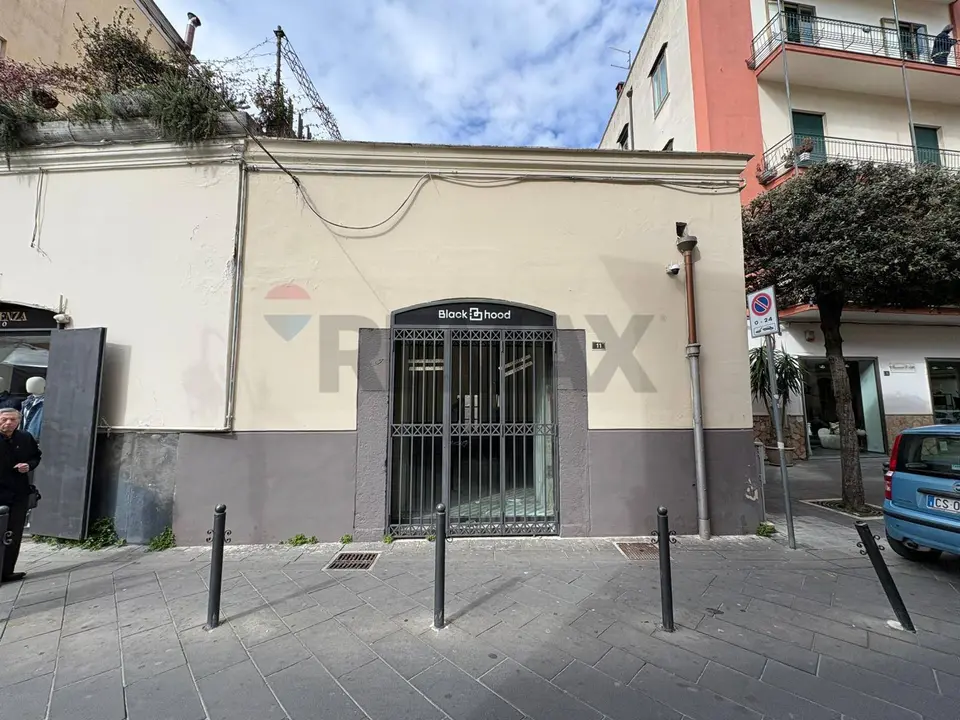 Locale Commerciale in Affitto a Nocera Inferiore