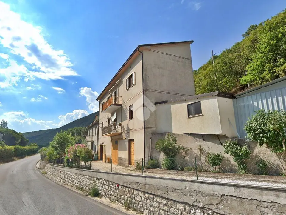 5 locali in vendita a Nocera Umbra
